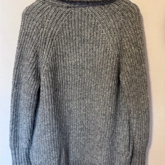 Banana Republic Heather Gray Cardigan Sweater - Picture 3 of 5